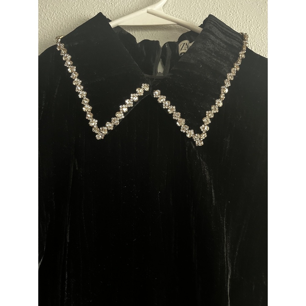 Zara Black Velvet Mini Dress with Pearl-Embellished Collar - Picture 2 of 7